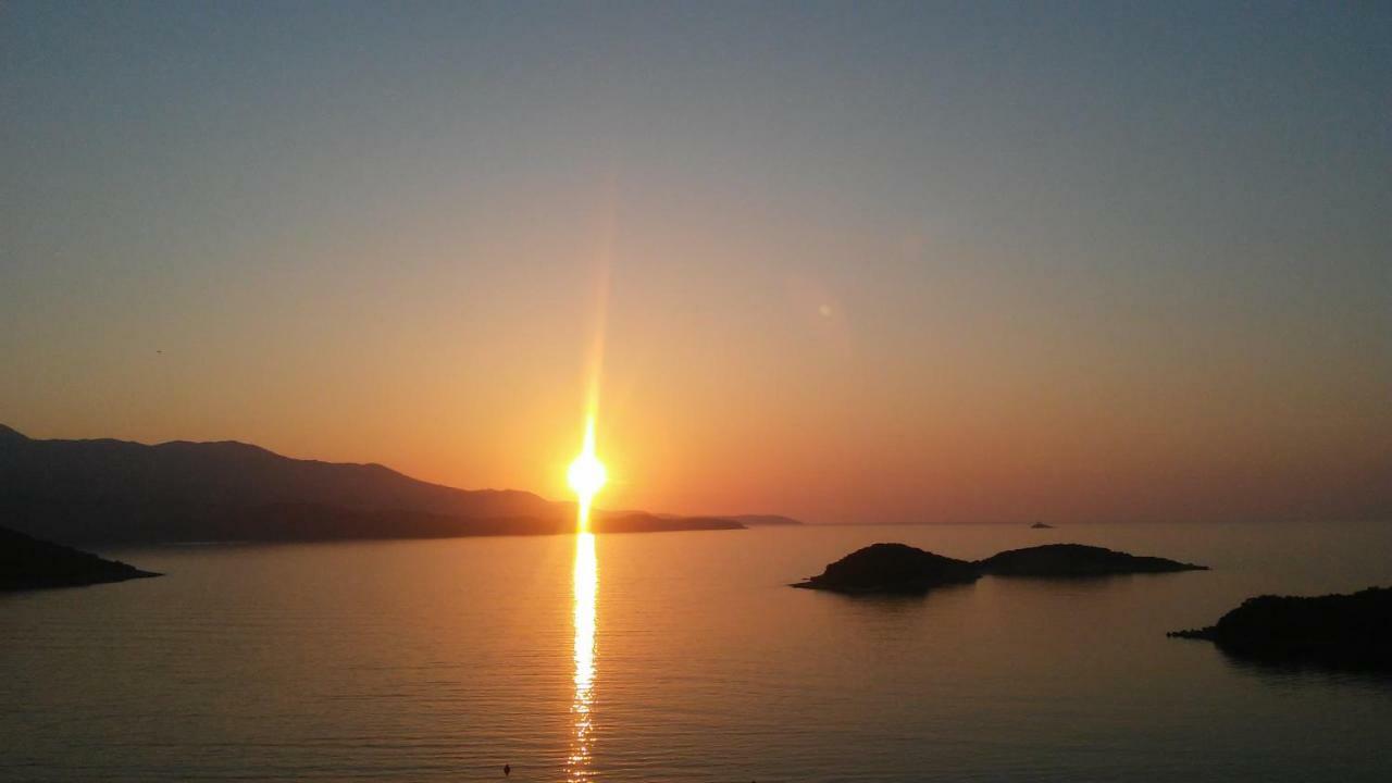 Hotel Majestic Εξαμίλιο Εξωτερικό φωτογραφία