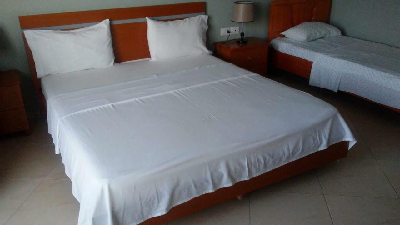 Hotel Majestic Εξαμίλιο Εξωτερικό φωτογραφία