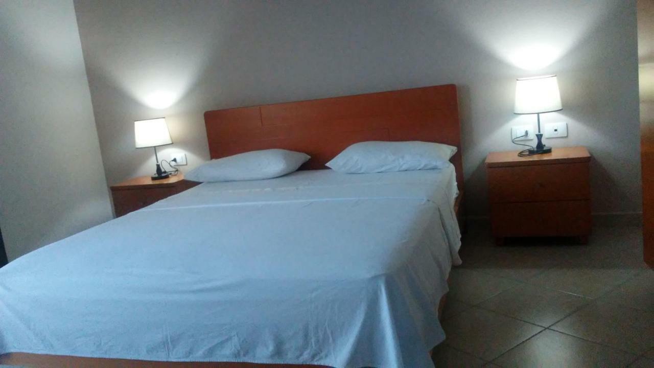 Hotel Majestic Εξαμίλιο Εξωτερικό φωτογραφία