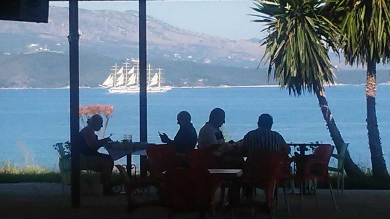 Hotel Majestic Εξαμίλιο Εξωτερικό φωτογραφία