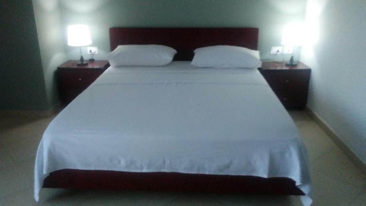 Hotel Majestic Εξαμίλιο Εξωτερικό φωτογραφία